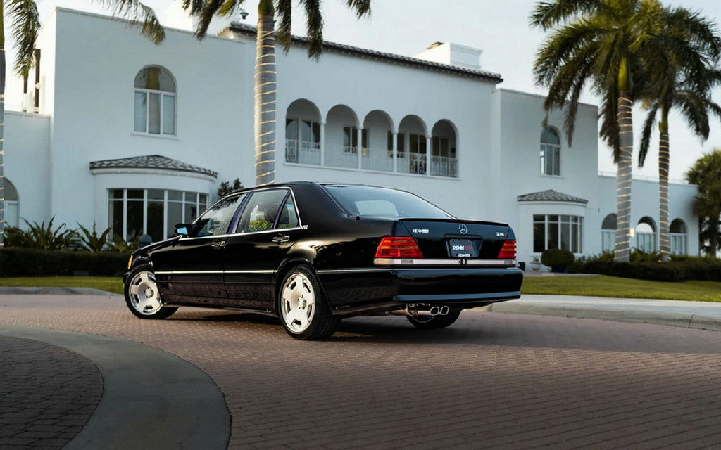 76升v12引擎输出615马力renntech复活奔驰s级w140