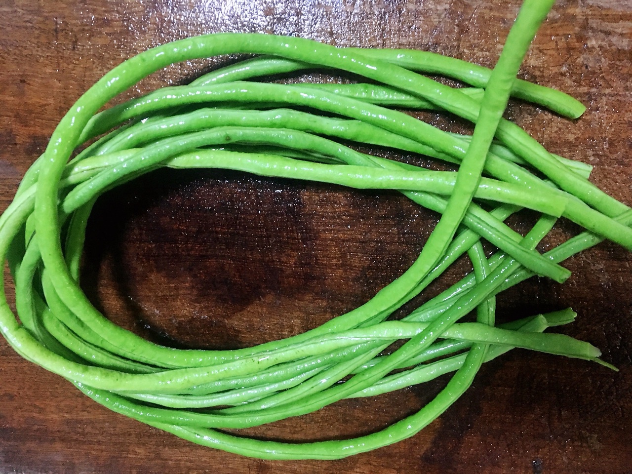 豇豆角别总炖着吃,蒸一蒸比肉还香,孩子吃不够