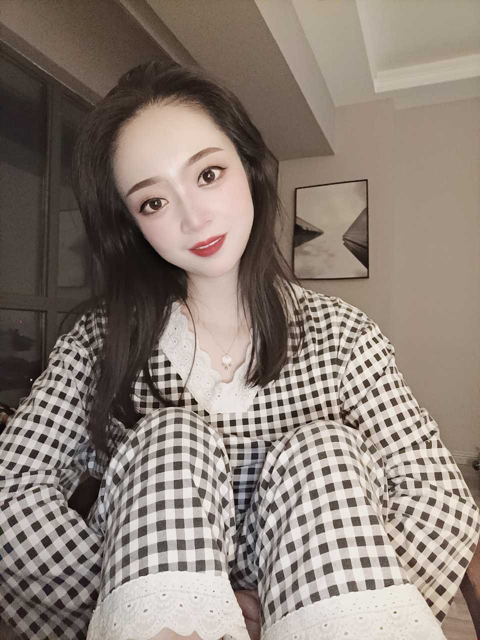 体重51kg.胸围38e……__财经头条