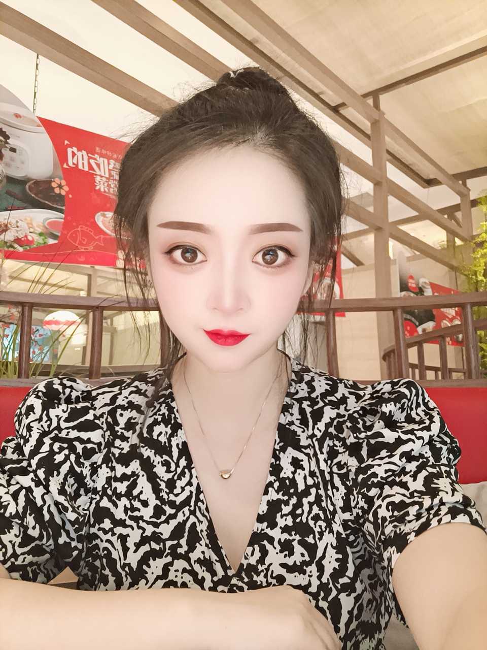 体重51kg.胸围38e……__财经头条