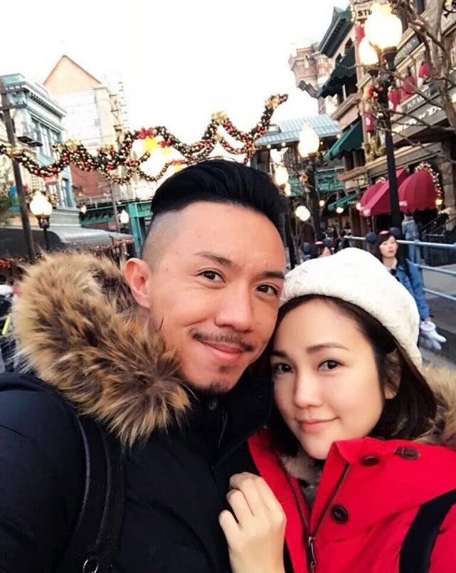 首先来看下这次的主人公谢安琪和老公张继聪,他们夫妻俩现在育有一子