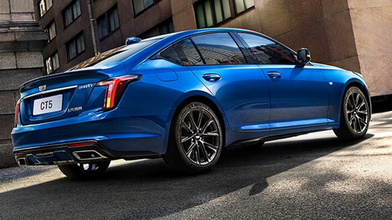 美系豪华轿车的对决，究竟谁更值得入手