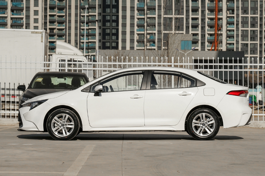 日系新人登场！本田型格对比丰田雷凌谁更值得买？