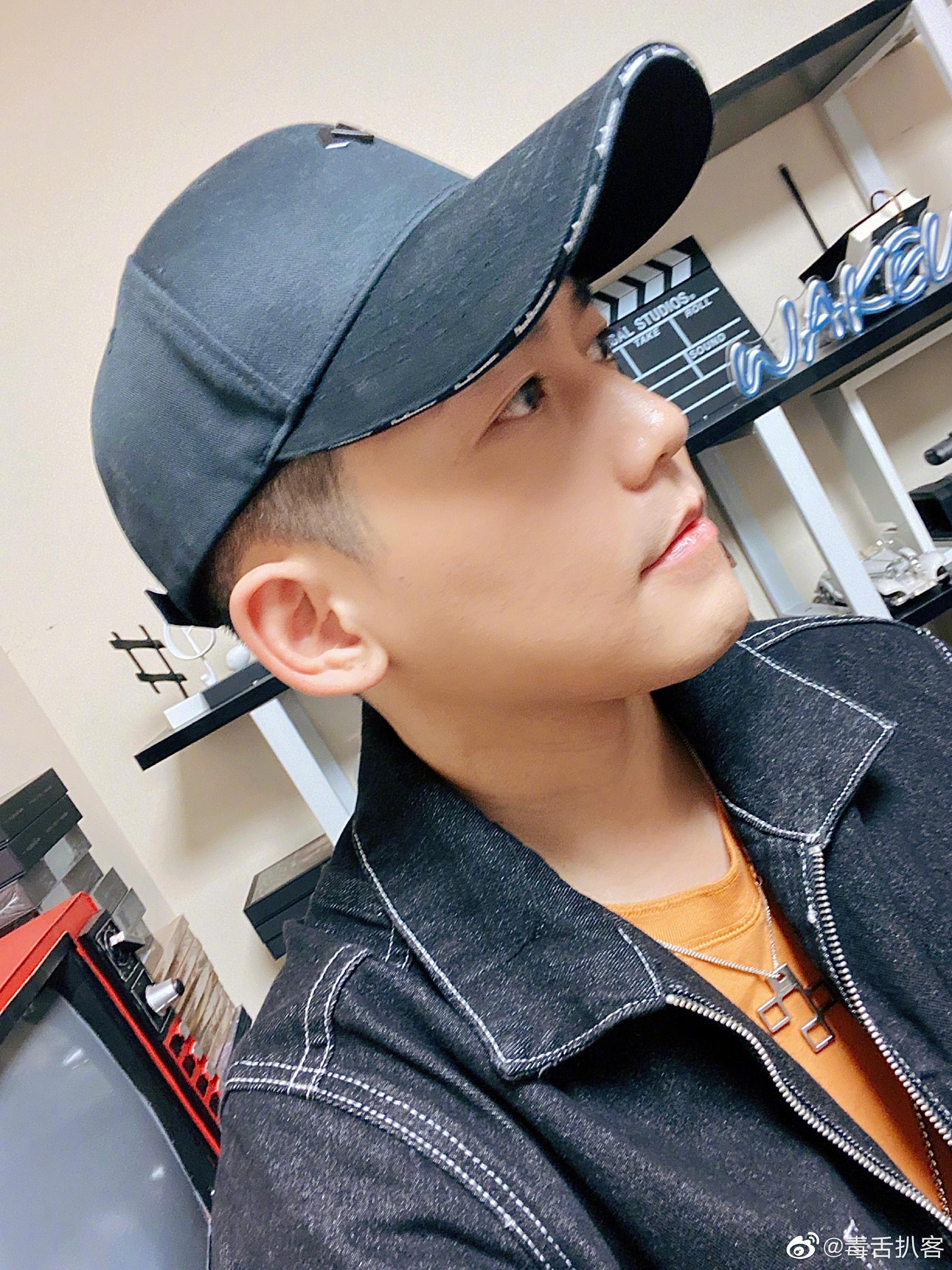 居然有用户盗用苏醒的照片用在社交软件上