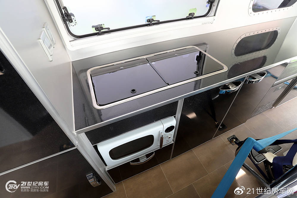 移动式摩托车库!星舟多功能车亮相北京房车展!-新浪汽车