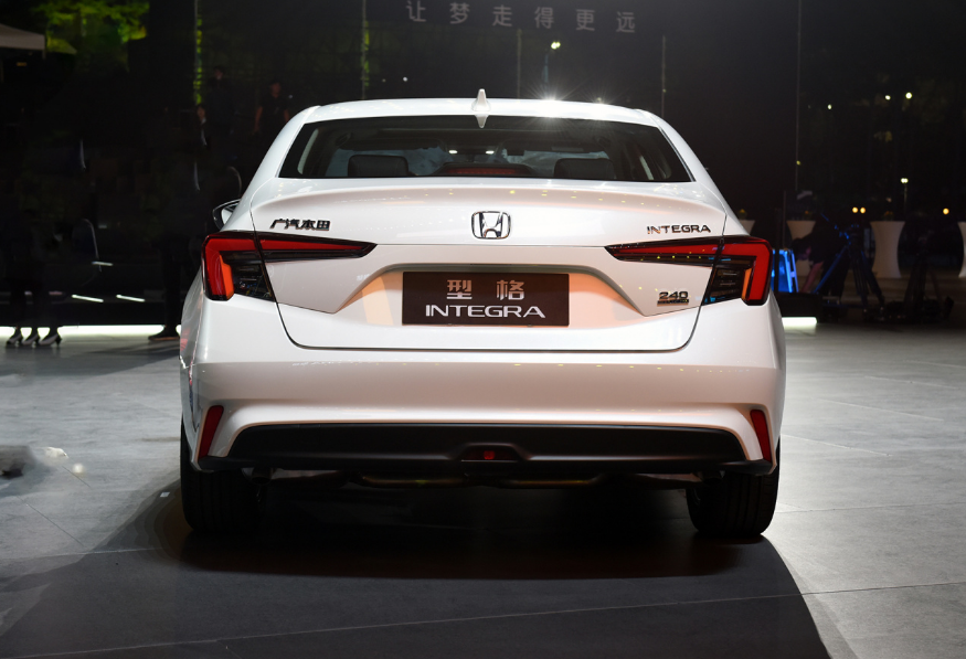 日系新人登场！本田型格对比丰田雷凌谁更值得买？