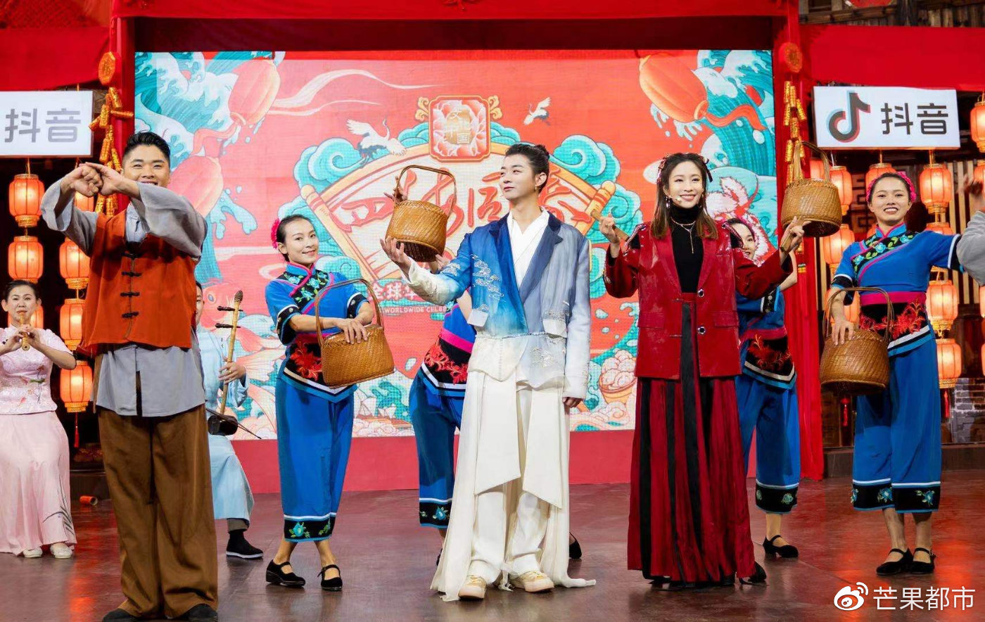 以侨为桥四海同心圆燃情温暖共庆中国年2021湖南卫视华人春晚圆满