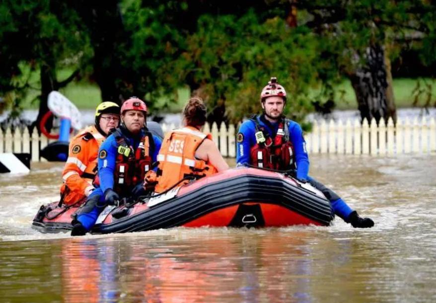 澳大利亚多个城市发布撤离预警！持续暴雨创纪录，“小概率事件”发生休闲区蓝鸢梦想 - Www.slyday.coM