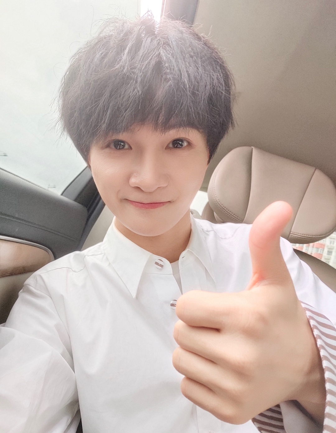 周深自拍小合集～和深深一起祝天下所有母亲节日快乐!