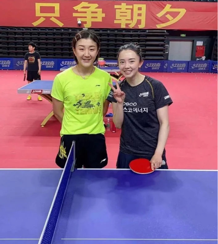 韩国乒坛女神,穿樊振东球衣,叫樊振东东哥,想跟小胖组跨国搭档|樊振东|田志希|东哥_新浪新闻