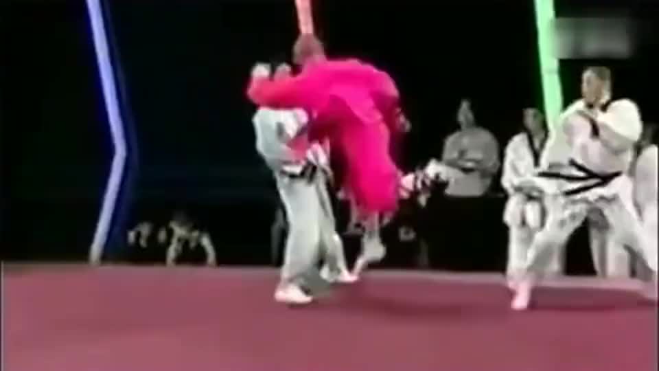 中国传统武术到底行不行 看完少林拳vs跆拳道 你就知道了 中国传统武术到底行不行 看完少林拳vs跆拳道 你就知道了