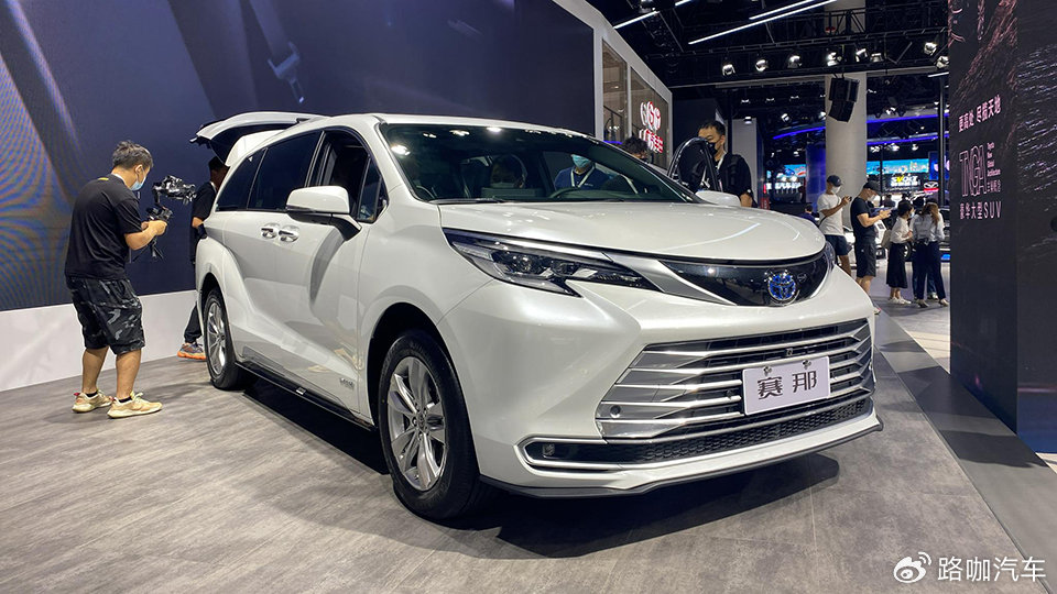 gl8插混将改变mpv格局,油电同价后,燃油mpv卖不动?-新浪汽车