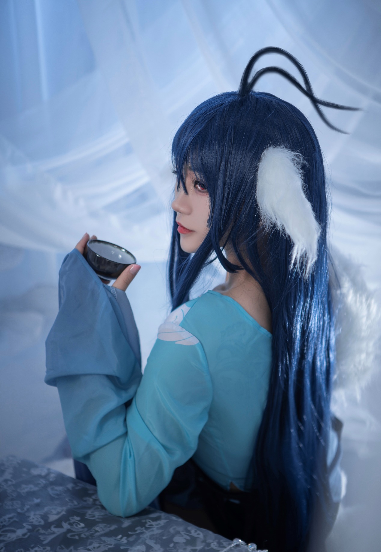 《狐妖小红娘》涂山雅雅cos,"无尽酒壶,满上!