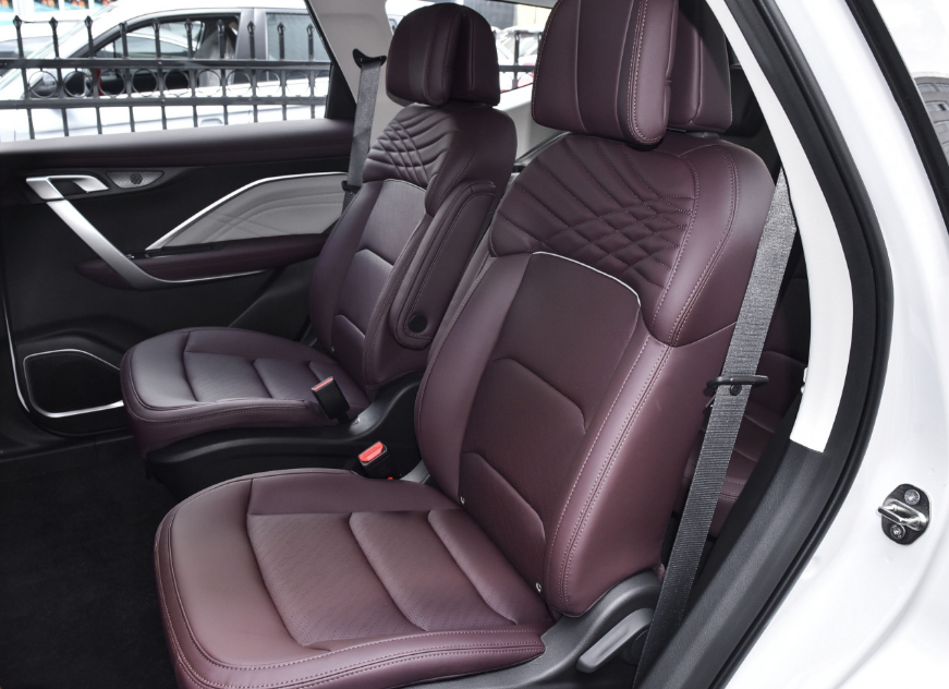 6座大空间MPV谁更值得入手？吉利嘉际对比五菱凯捷