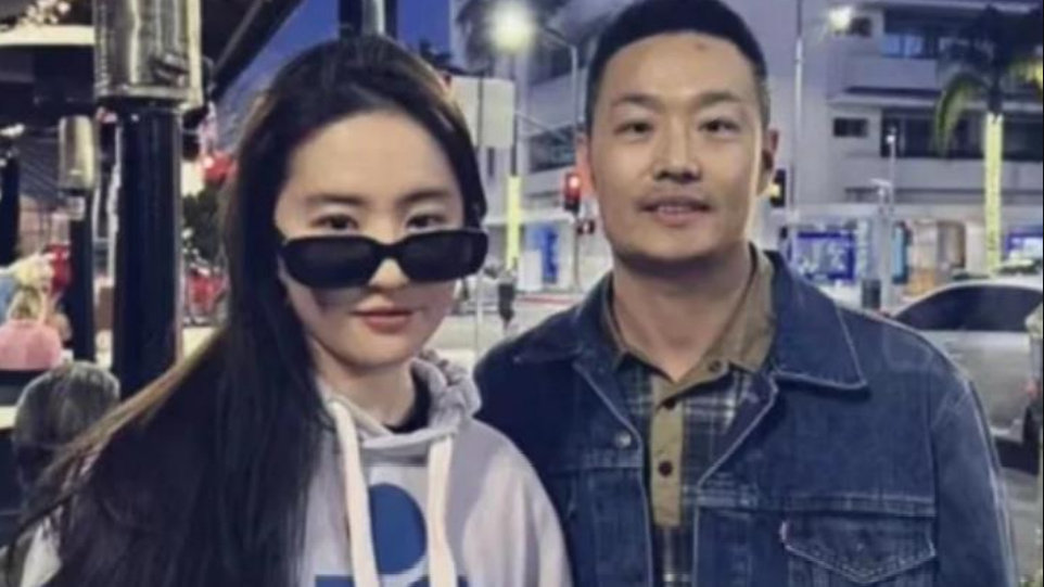 知名导演刘信达炮轰刘亦菲:不改国籍不要来中国,网友:闭嘴吧!|刘亦菲|刘信达|国籍_新浪新闻