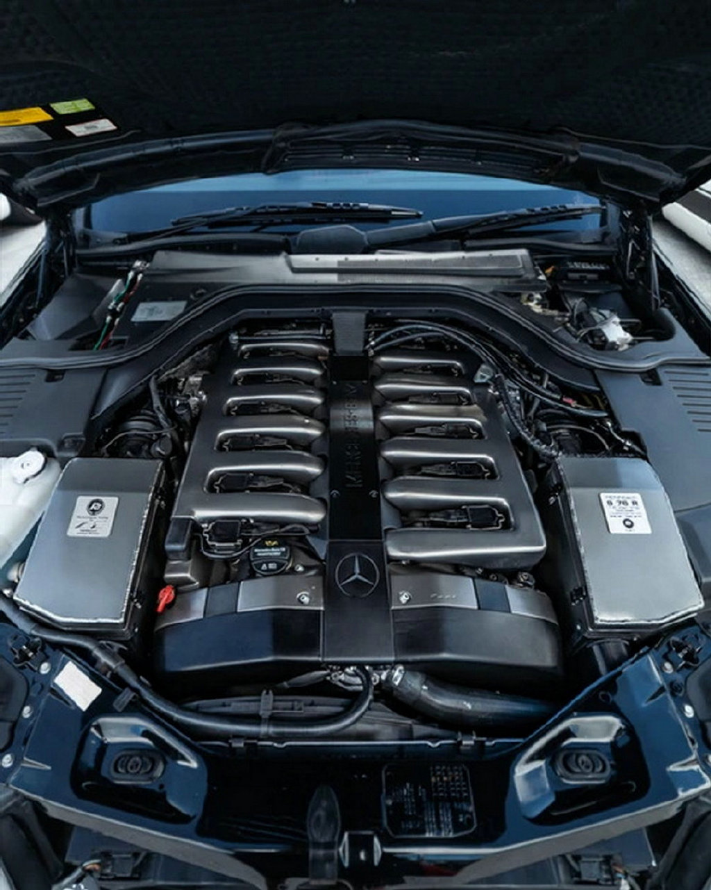 76升v12引擎输出615马力renntech复活奔驰s级w140