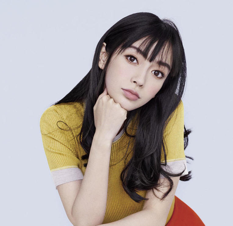 杨颖 梳齐刘海拍写真 太喜欢她