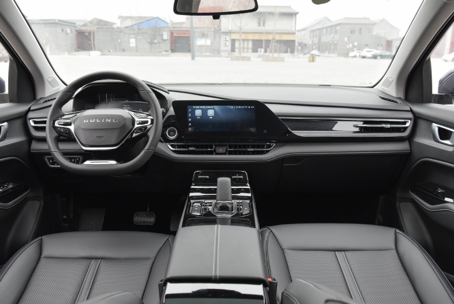 6座大空间MPV谁更值得入手？吉利嘉际对比五菱凯捷