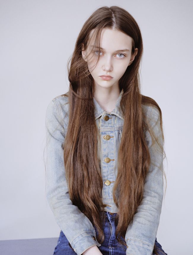 俄00后冷艳超模厌世脸爆红台步超拽甜酷帅炸美翻天