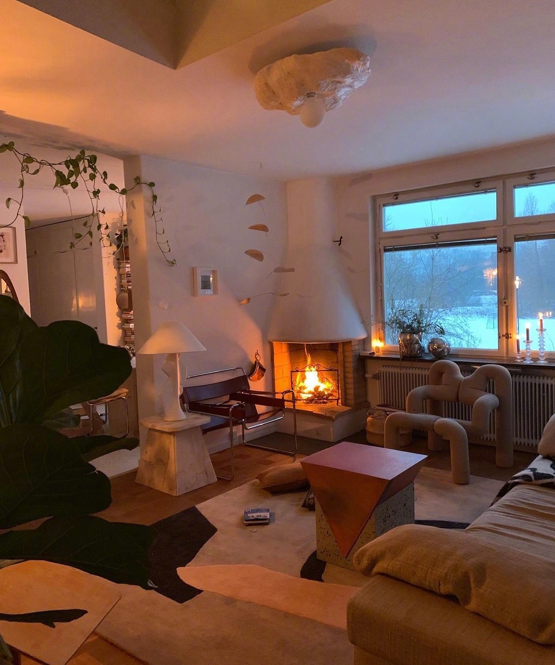 理想的家中一角__财经头条