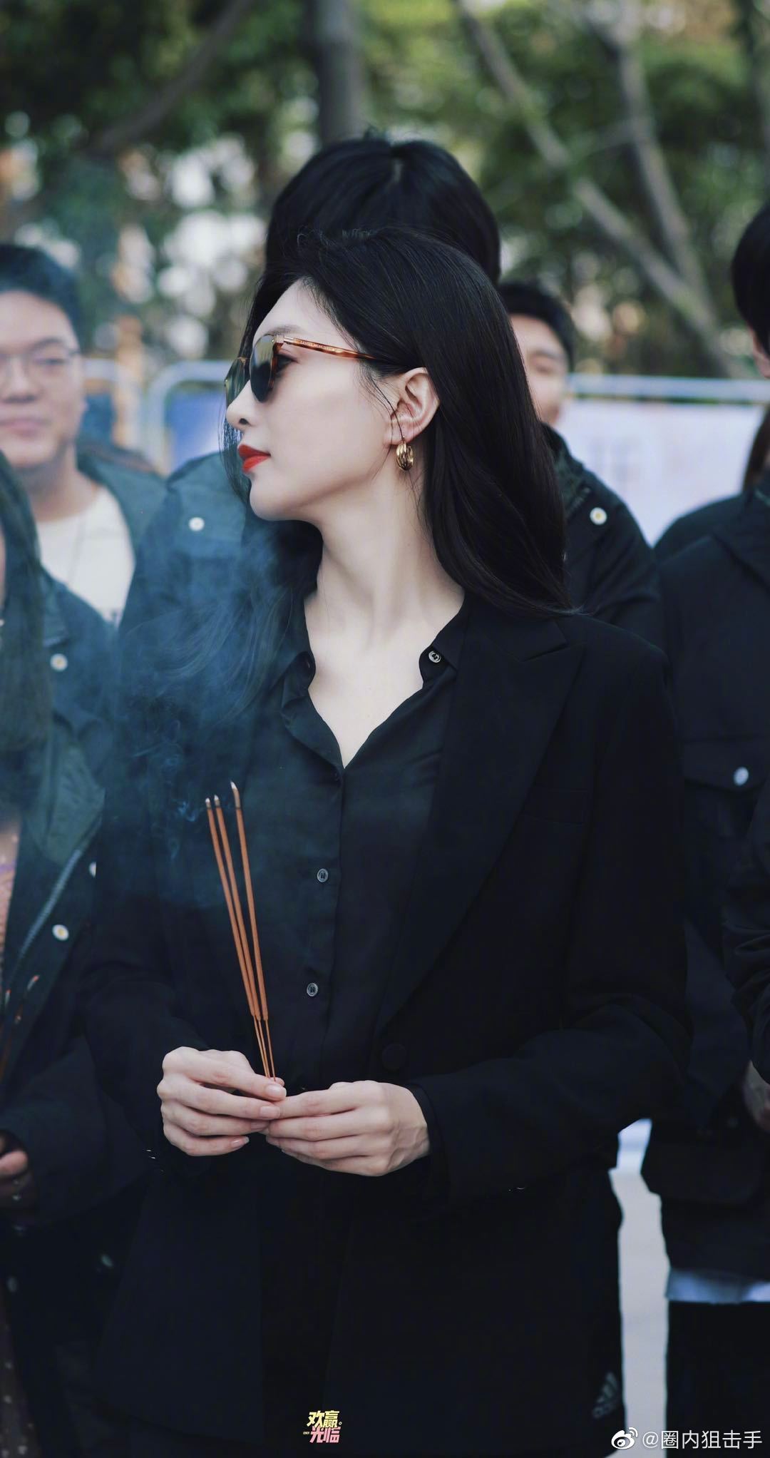 江疏影新剧《女士的法则》开机,这个造型又美又飒
