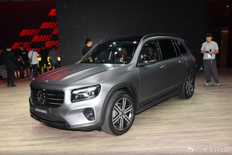 奔驰glb降价6万卖不动新款还在出13t功率120kw扭矩270nm