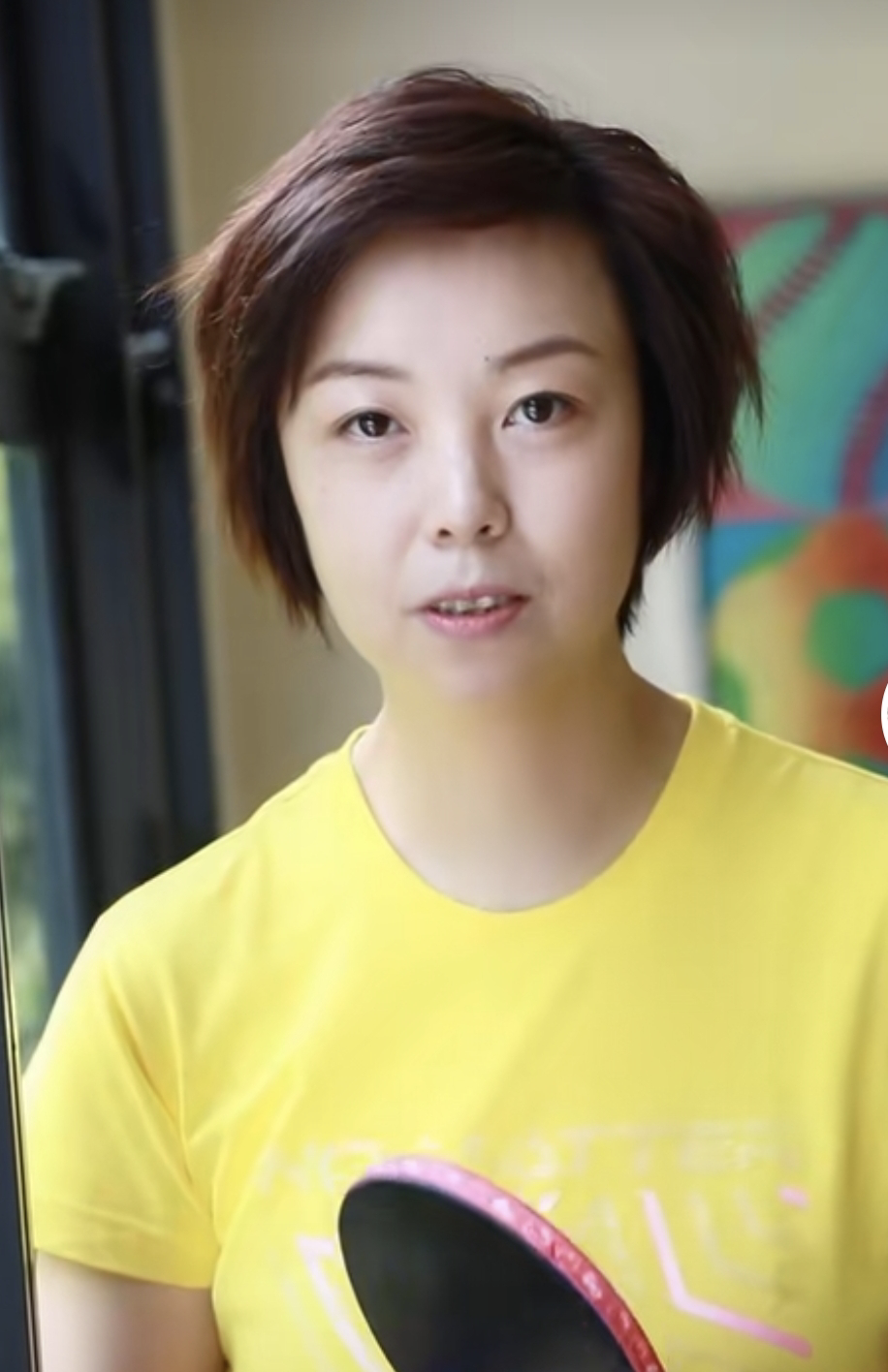 "大魔王"张怡宁罕见开直播,公开辟谣多段传闻,儿女双全太幸福