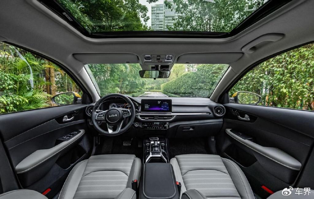 10万级家轿之争，起亚新K3对比秦PLUS，谁更适合入手？