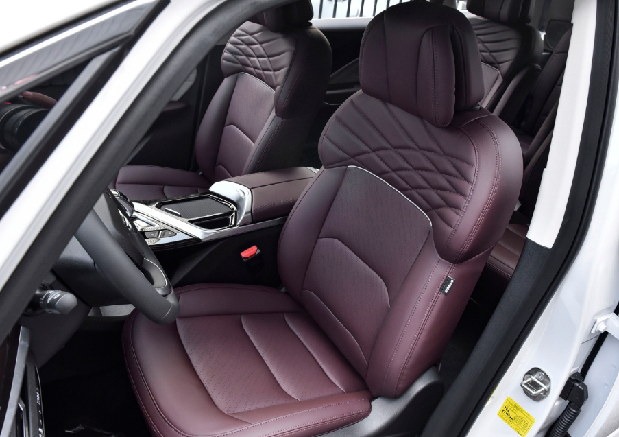 6座大空间MPV谁更值得入手？吉利嘉际对比五菱凯捷