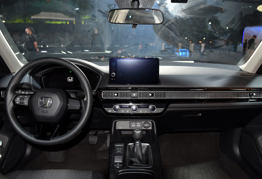 日系新人登场！本田型格对比丰田雷凌谁更值得买？