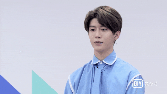 《奔跑吧》节目海报引发争议,粉丝举报节目组行为!