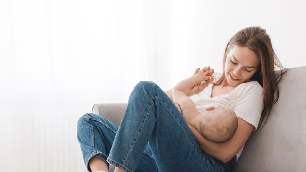 孩子几时断母乳？并非半岁或一岁，迟点对娃和妈妈都好