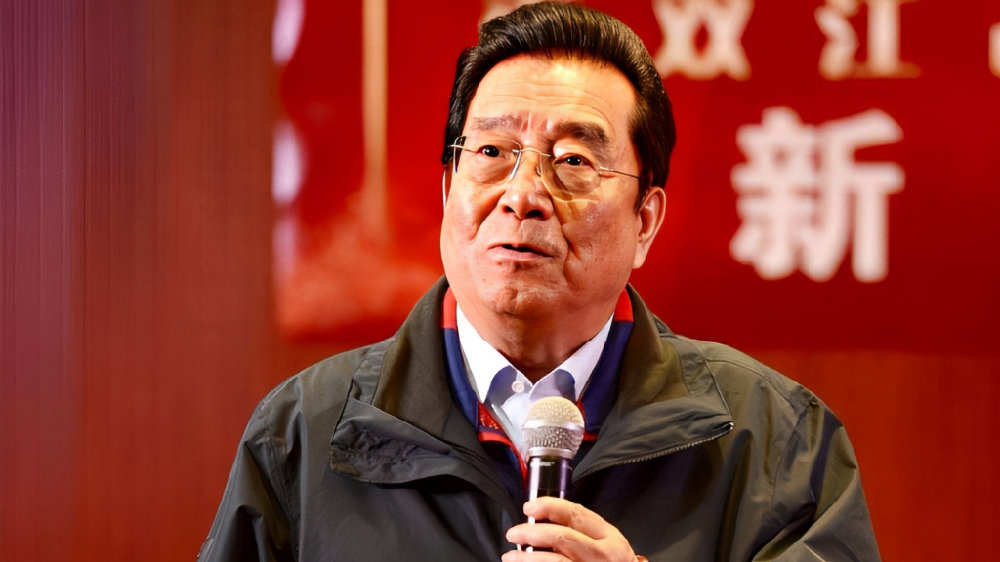 没想到,从小缺失父爱的李双江长子,54岁时成了父亲的晚年依靠|李双江|李天一|李贺_新浪新闻