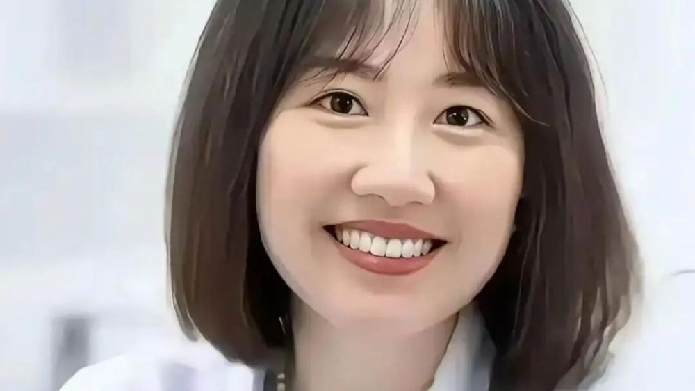 真不能怪祖院长,就曾医生这颜值、这才华和魅力,谁遭的住?|出轨|婚姻|家庭|已婚|女性_新浪新闻