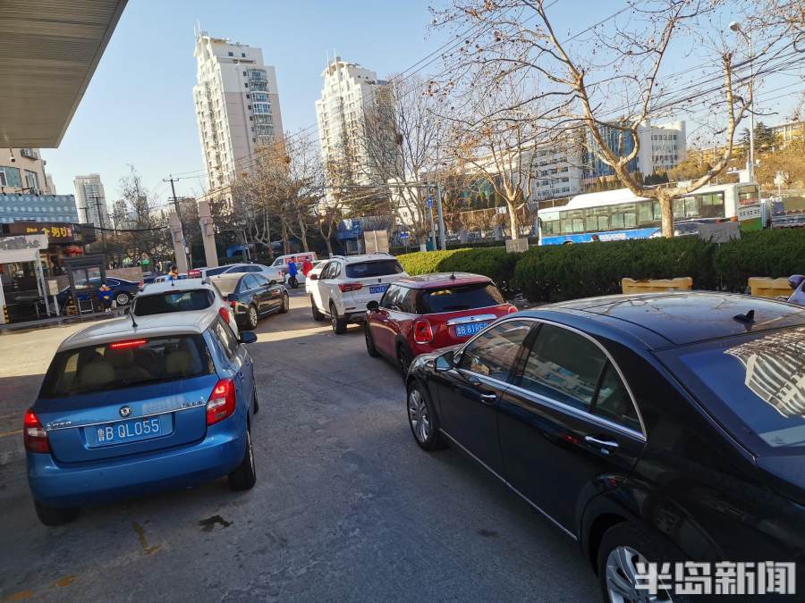 雪后洗车排长龙