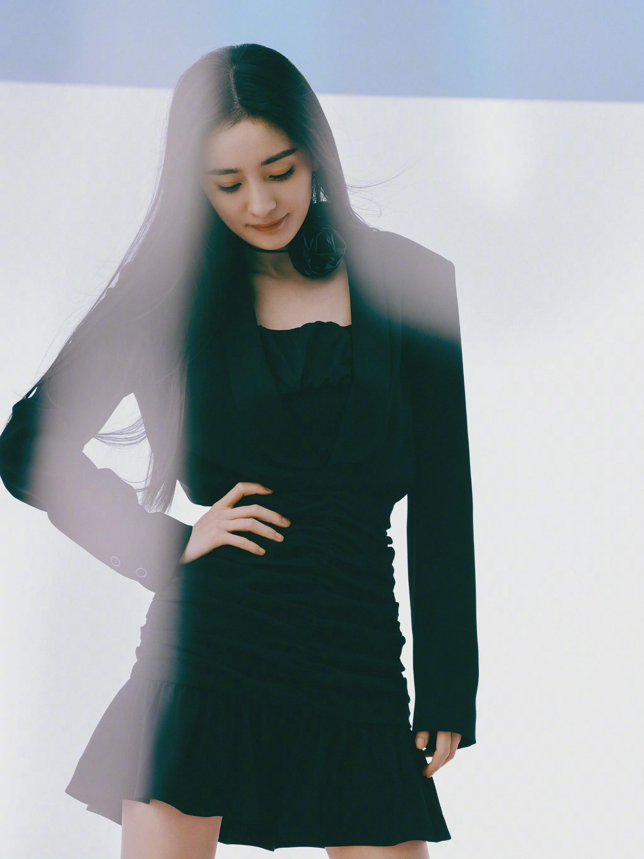 杨幂花絮图不定期掉落百变幂姐气场十足女王