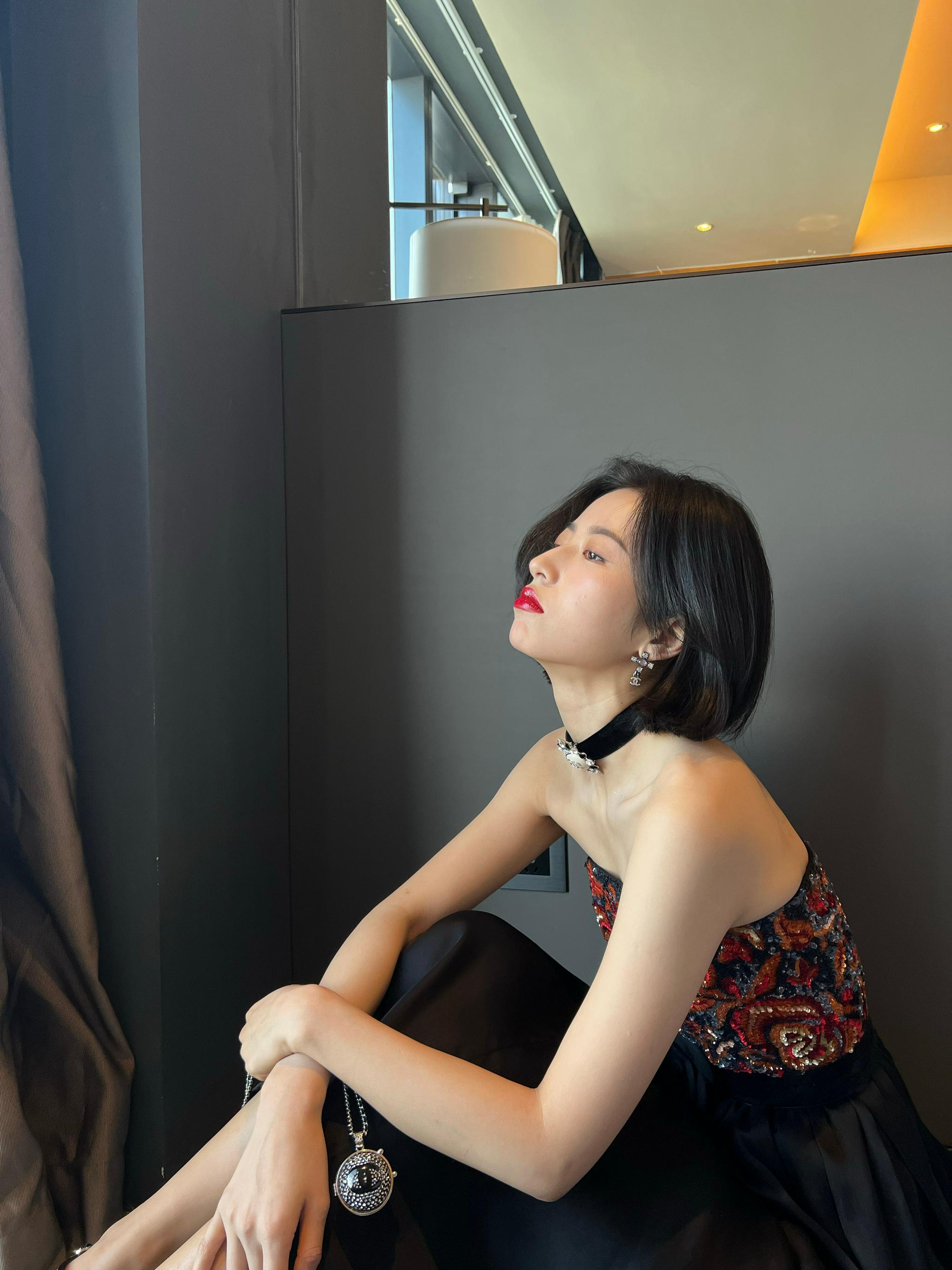 手机相机下的周雨彤,live图太绝了