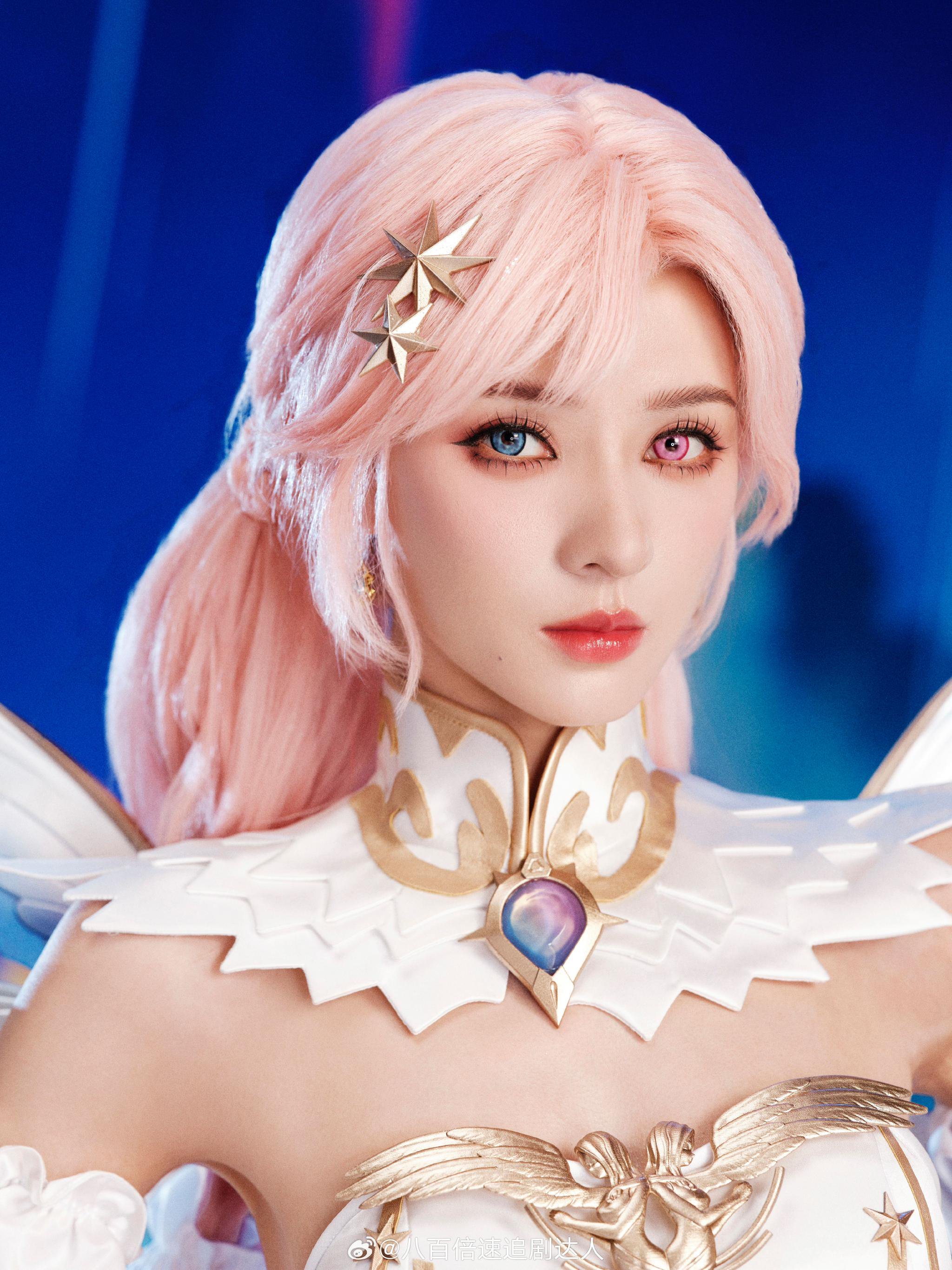 张予曦最新cos造型,ai建模脸就是很绝!