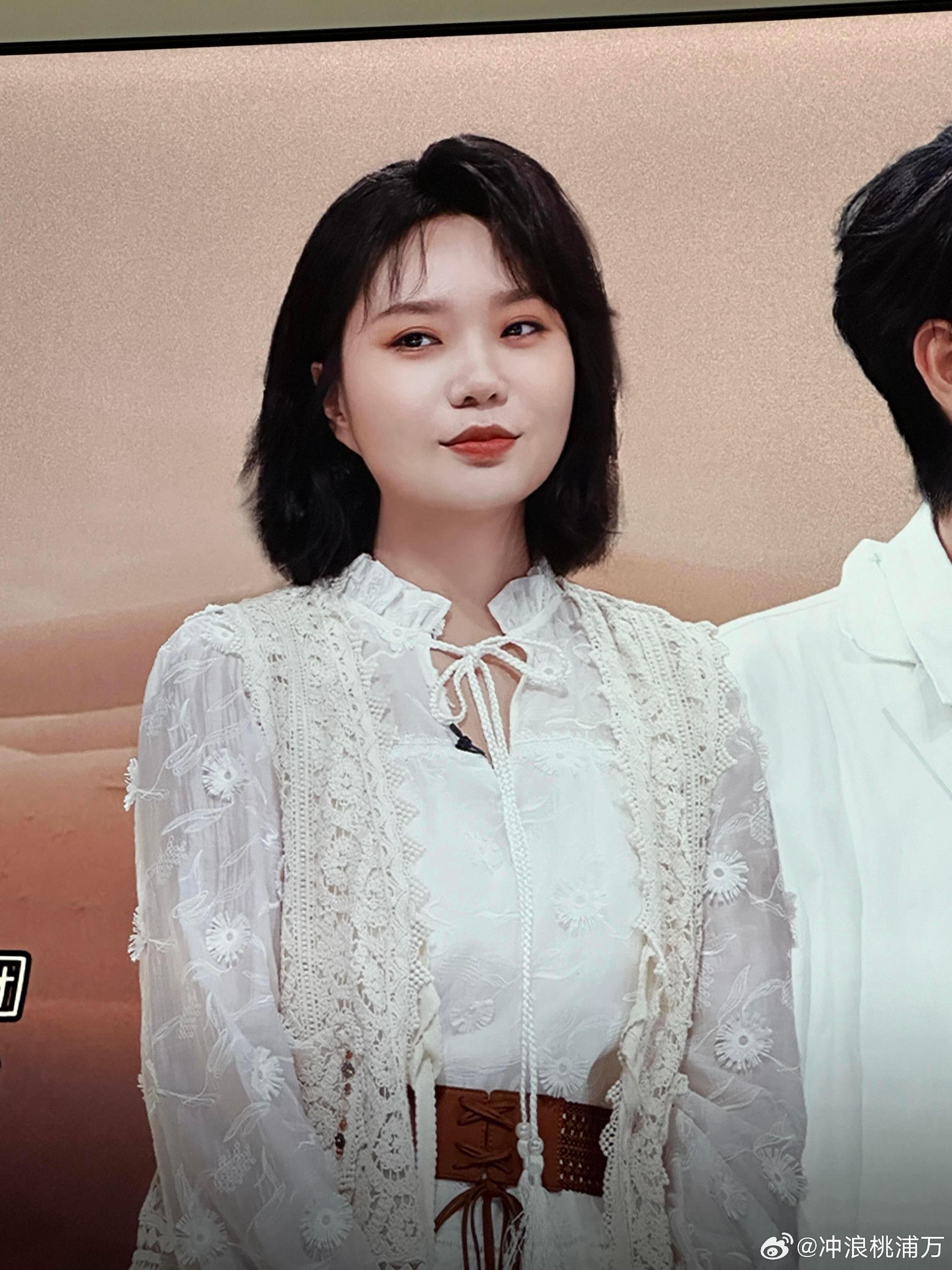这是李雪琴?!好美啊,现在状态也太好了吧!_新浪新闻