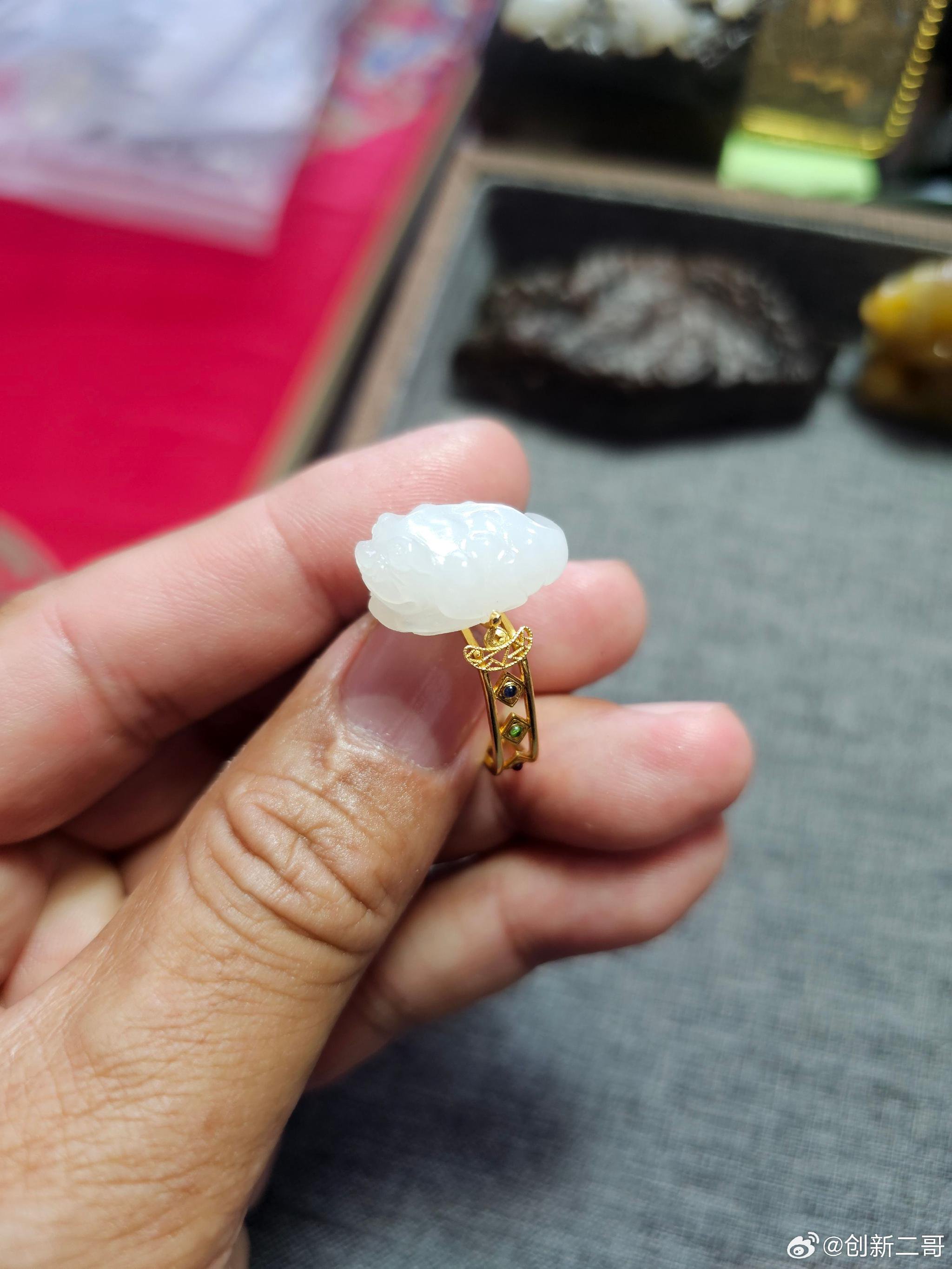 光白籽金蟾戒指,美