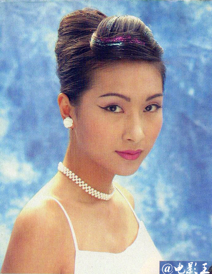 今天扫的,我最喜欢的杨恭如早期的一组美图,美艳妩媚又健康高贵