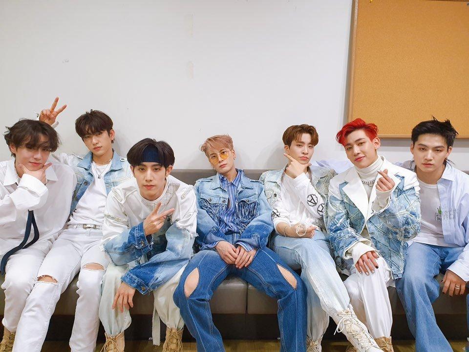 got7全员不续约发合照说再见王嘉尔已回应网友欢迎回家