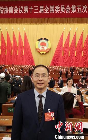 全国政协委员：建议本科实行4至8年弹性学制，给有结婚意愿的大学生组建家庭的时间