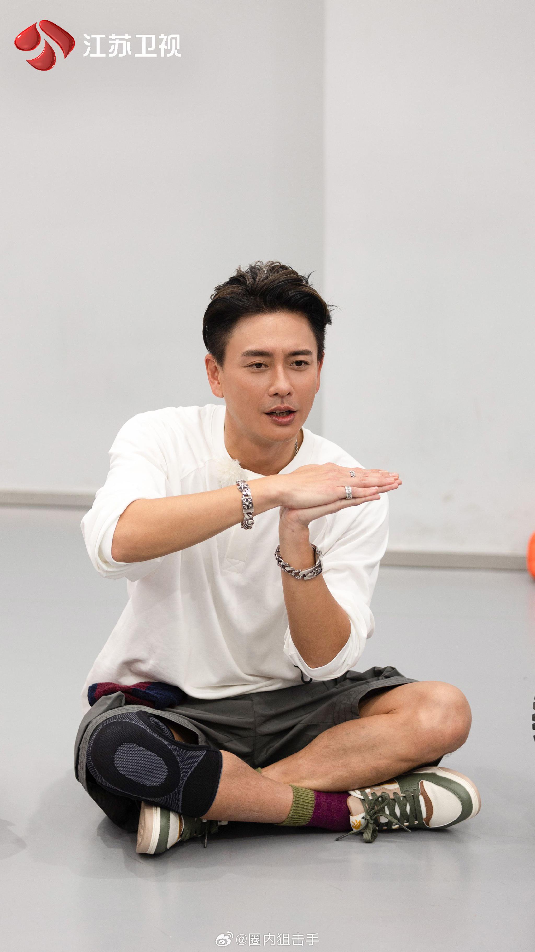 节目中黄宗泽跳起舞来真的就是痞帅痞帅的……|黄宗泽|舞姿|节目_新浪