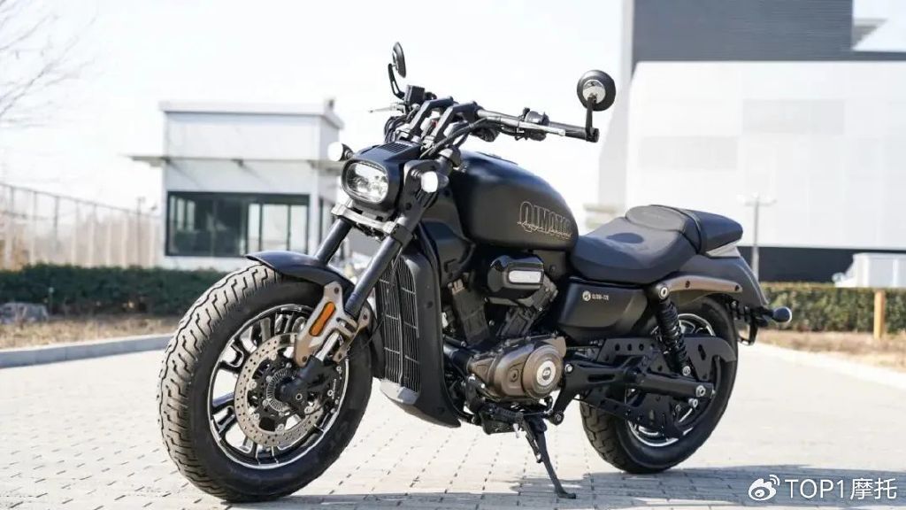 钱江新款v缸巡航曝光运动风格巡航单座设计疑似贝纳利幼狮350