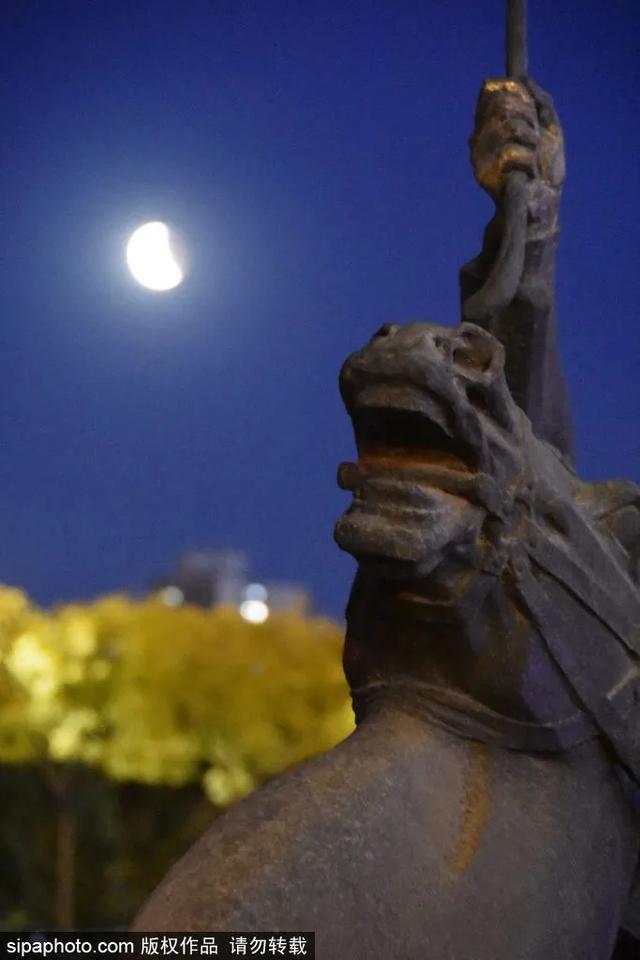 快看！“红月”现身北京！本世纪最长的一场月偏食，千万别错过！休闲区蓝鸢梦想 - Www.slyday.coM