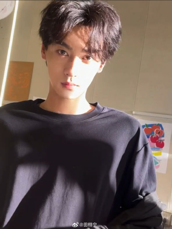 田栩宁进组新剧，网友：最后一次演配角|七月的一天|逆爱|偶然发现的一天|漫画|世界秩序_新浪娱乐_新浪新闻