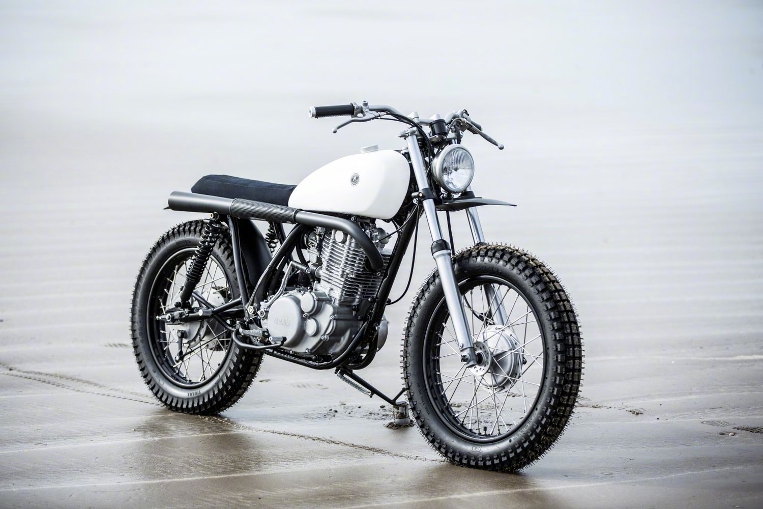 一枚帅气的战骑customyamahasr500type7e