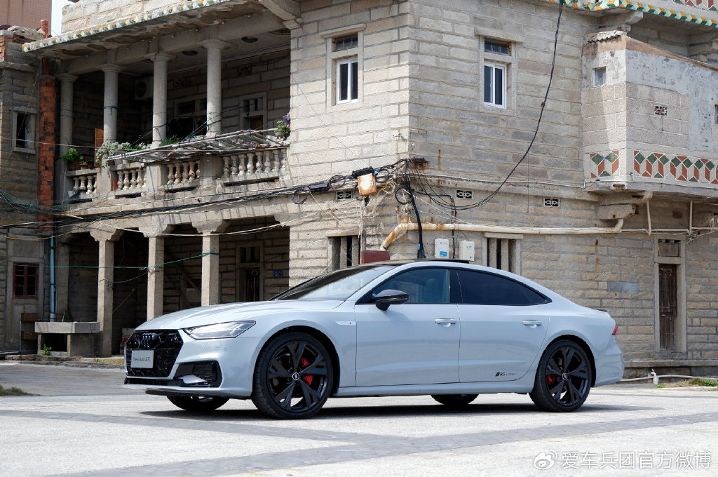 新增rs套件这颜值无敌了试驾新上汽奥迪a7l