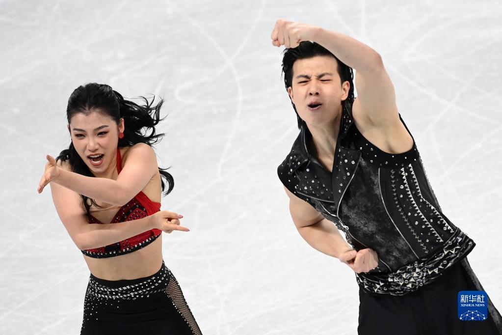 团体赛：冰上舞蹈韵律舞比赛赛况休闲区蓝鸢梦想 - Www.slyday.coM